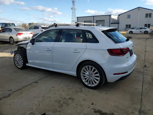WAUTPBFF0GA132693 2016 AUDI A3 - Image 2