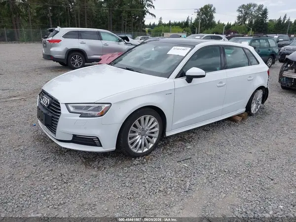 WAUTPBFF0HA058080 2017 AUDI A3 - Image 2
