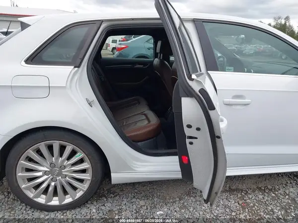 WAUTPBFF0HA058080 2017 AUDI A3 - Image 8