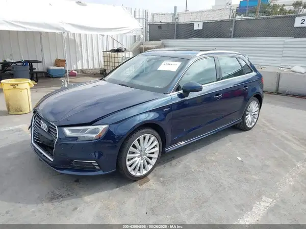 WAUTPBFF0HA138981 2017 AUDI A3 - Image 2