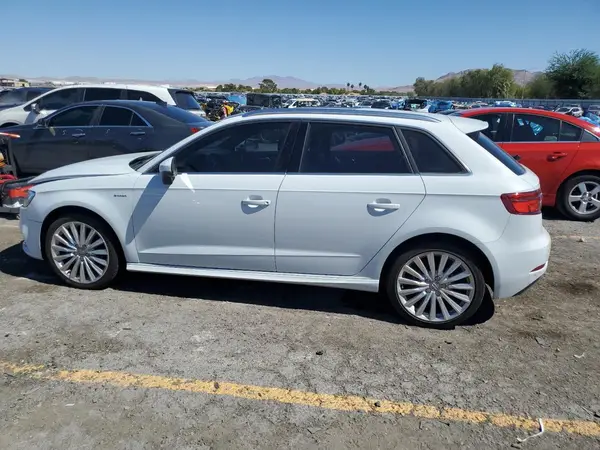 WAUTPBFF1HA136897 2017 AUDI A3 - Image 2