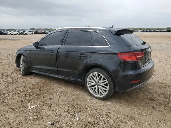 WAUTPBFF1JA079414 2018 AUDI A3 - Image 2