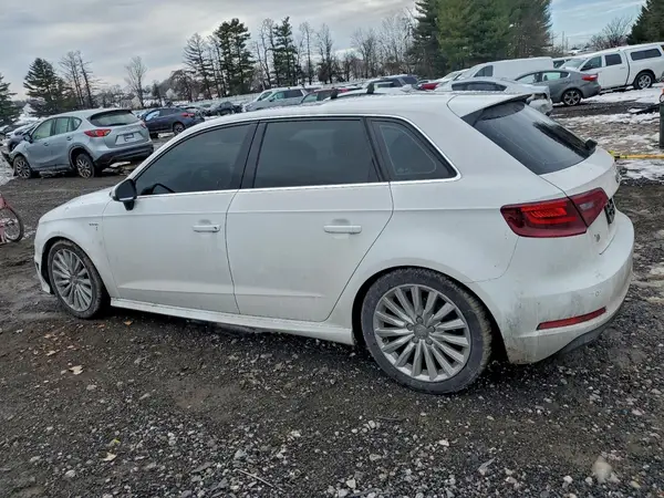 WAUTPBFF2GA100649 2016 AUDI A3 - Image 2