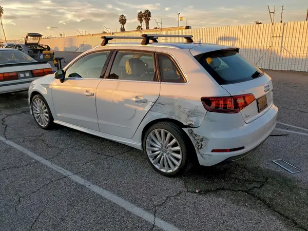 WAUTPBFF2GA144246 2016 AUDI A3 - Image 2