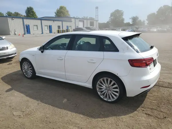 WAUTPBFF2HA103620 2017 AUDI A3 - Image 2
