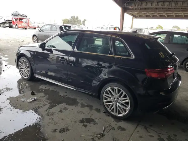 WAUTPBFF3JA082525 2018 AUDI A3 - Image 2