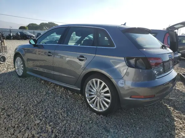 WAUTPBFF4GA038087 2016 AUDI A3 - Image 2