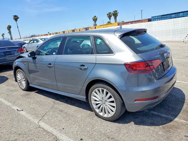 WAUTPBFF4GA063636 2016 AUDI A3 - Image 2