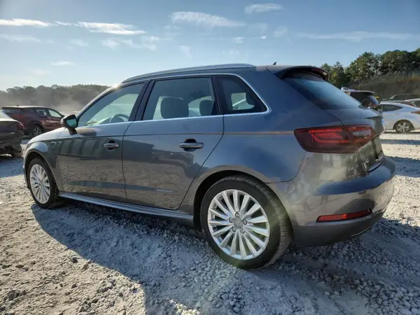 WAUTPBFF4GA078203 2016 AUDI A3 - Image 2