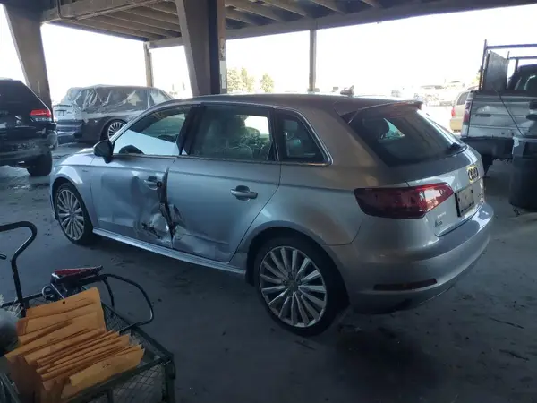 WAUTPBFF4GA098502 2016 AUDI A3 - Image 2