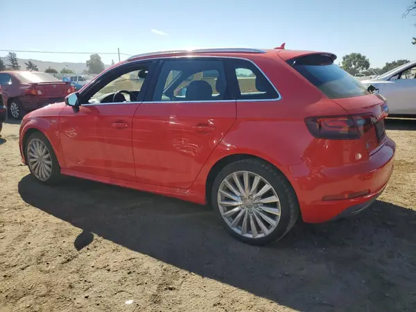 WAUTPBFF4GA143275 2016 AUDI A3 - Image 2