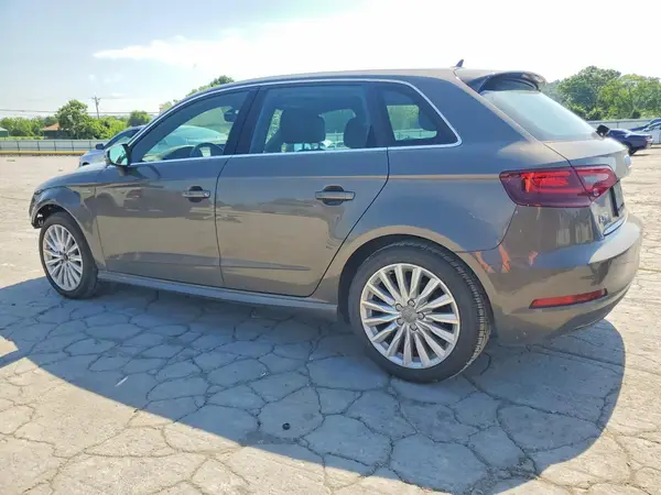 WAUTPBFF5GA092451 2016 AUDI A3 - Image 2