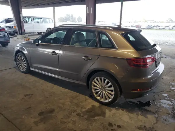 WAUTPBFF5GA131264 2016 AUDI A3 - Image 2