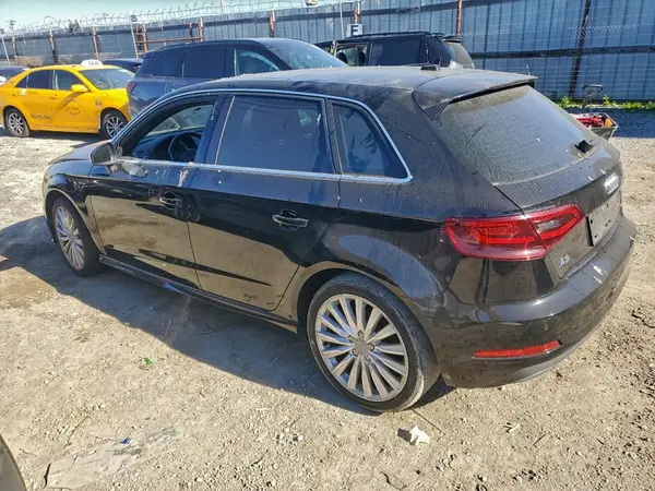 WAUTPBFF5GA133810 2016 AUDI A3 - Image 2