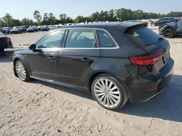 WAUTPBFF5HA036351 2017 AUDI A3 - Image 2