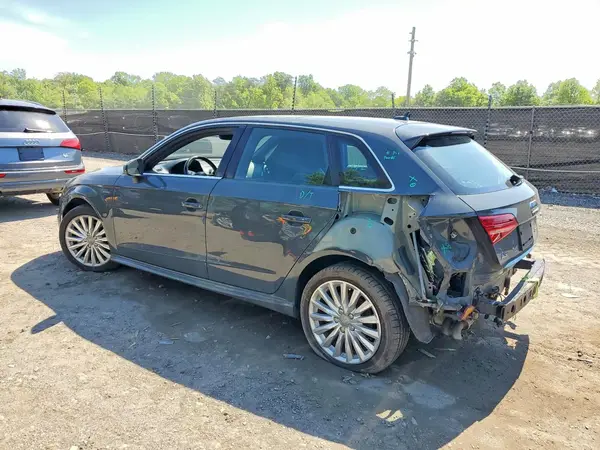WAUTPBFF5HA047754 2017 AUDI A3 - Image 2