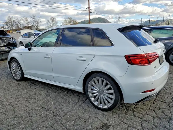 WAUTPBFF6HA140248 2017 AUDI A3 - Image 2
