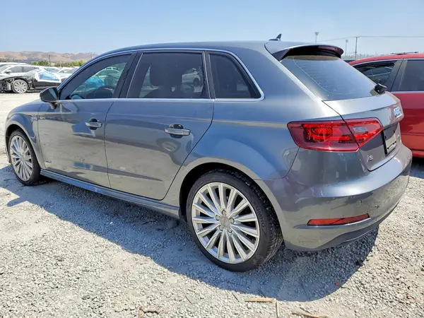 WAUTPBFF7GA048953 2016 AUDI A3 - Image 2