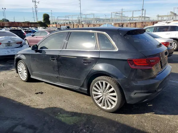 WAUTPBFF7GA105605 2016 AUDI A3 - Image 2