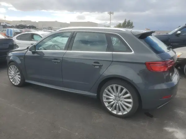 WAUTPBFF7HA145992 2017 AUDI A3 - Image 2