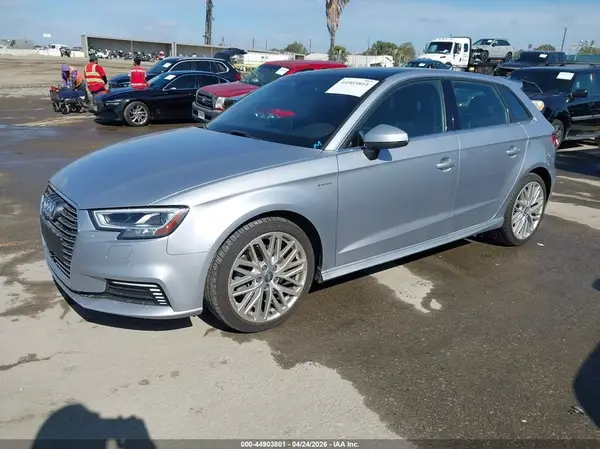 WAUTPBFF7JA070930 2018 AUDI A3 - Image 2