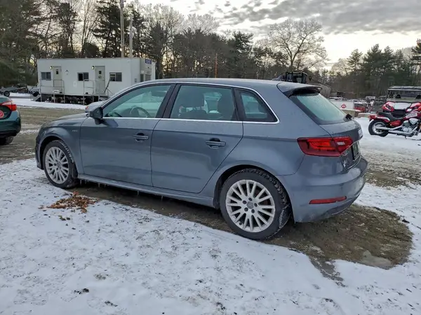 WAUTPBFF8GA105919 2016 AUDI A3 - Image 2