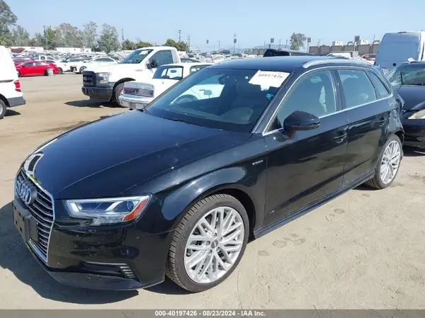 WAUTPBFF8JA056146 2018 AUDI A3 - Image 2