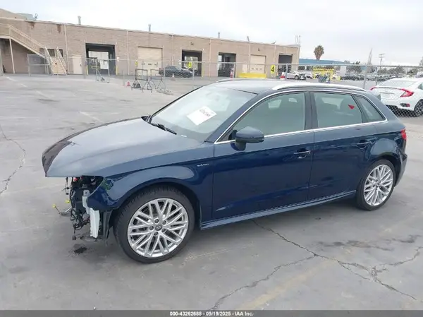 WAUTPBFF8JA104292 2018 AUDI A3 - Image 2