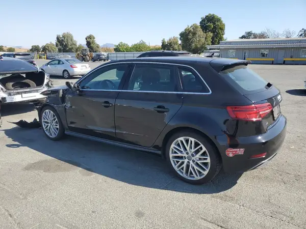 WAUTPBFF9JA061338 2018 AUDI A3 - Image 2