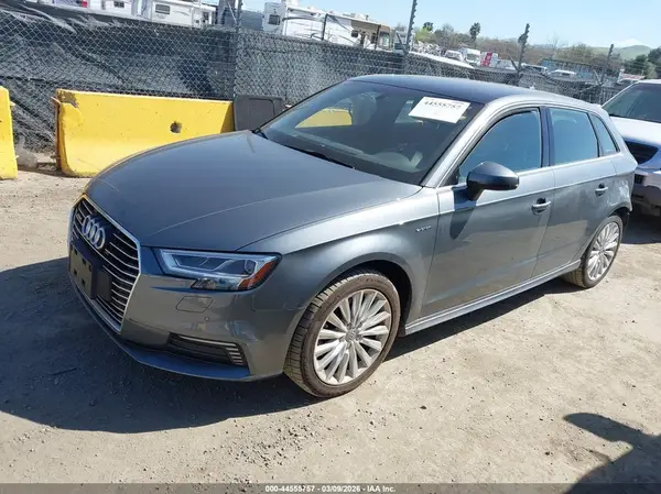 WAUTPBFF9JA098504 2018 AUDI A3 - Image 2