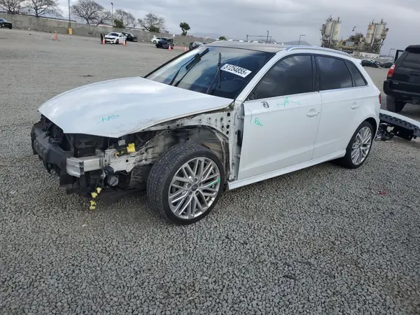 WAUTPBFFXJA074633 2018 AUDI A3 - Image 1