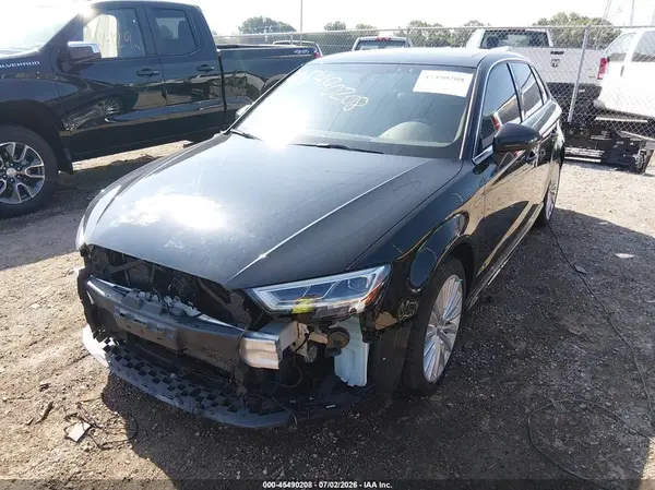 WAUTPBFFXJA091514 2018 AUDI A3 - Image 2