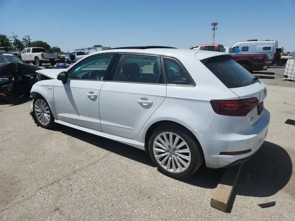 WAUUPBFF0GA067817 2016 AUDI A3 - Image 2