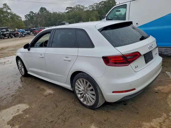 WAUUPBFF0GA136618 2016 AUDI A3 - Image 2