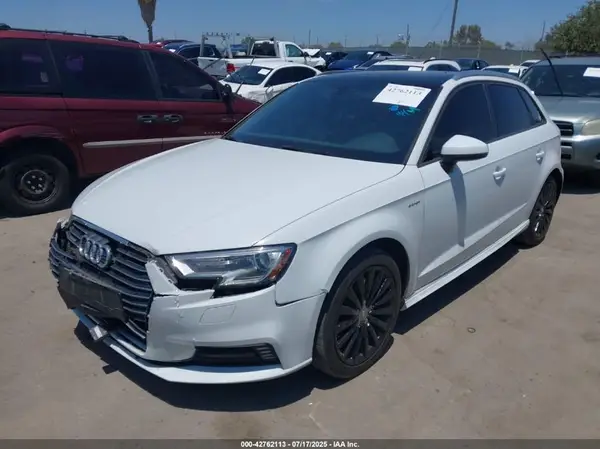 WAUUPBFF0HA047942 2017 AUDI A3 - Image 2