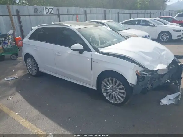 WAUUPBFF0HA122588 2017 AUDI A3 - Image 1