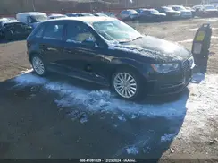 WAUUPBFF1GA129483 2016 AUDI A3