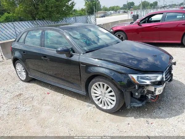 WAUUPBFF1HA070775 2017 AUDI A3 - Image 1