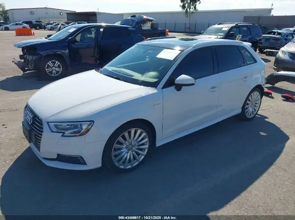 WAUUPBFF1HA111051 2017 AUDI A3 - Image 2