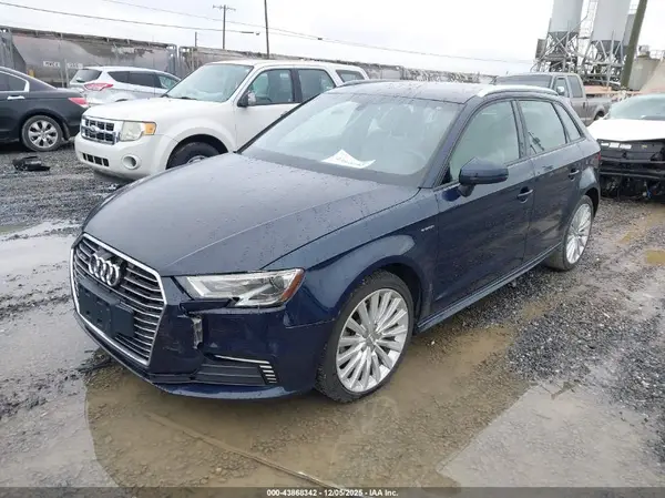 WAUUPBFF1HA128268 2017 AUDI A3 - Image 2