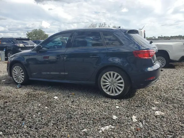 WAUUPBFF2JA062674 2018 AUDI A3 - Image 2