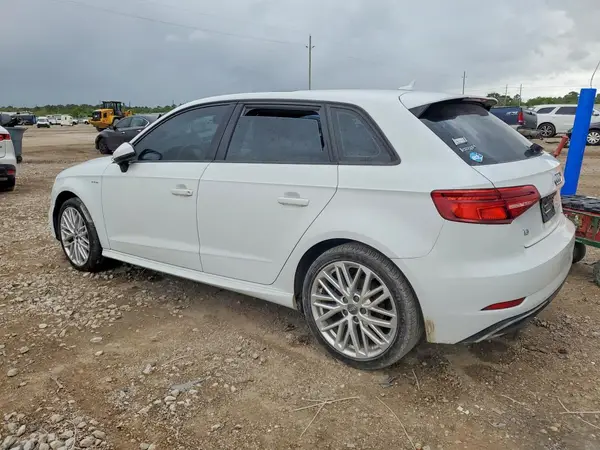 WAUUPBFF2JA154853 2018 AUDI A3 - Image 2