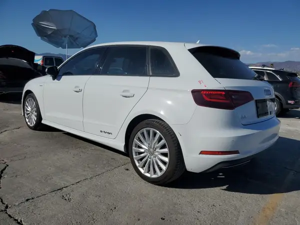 WAUUPBFF4GA083499 2016 AUDI A3 - Image 2