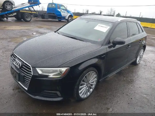 WAUUPBFF4HA097856 2017 AUDI A3 - Image 2