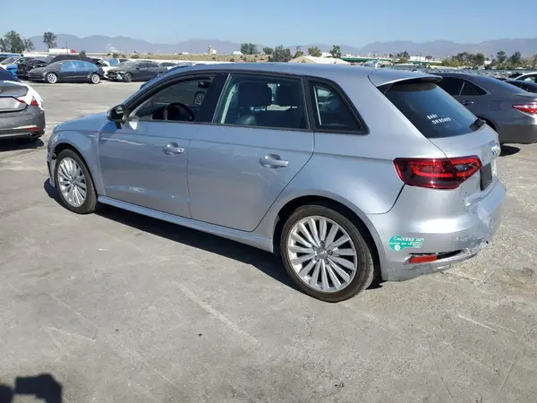 WAUUPBFF5GA048616 2016 AUDI A3 - Image 2
