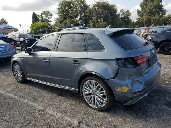 WAUUPBFF5JA067934 2018 AUDI A3 - Image 2