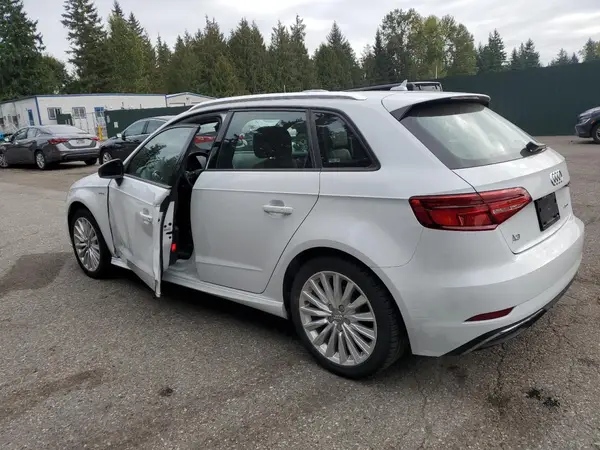 WAUUPBFF6HA088088 2017 AUDI A3 - Image 2