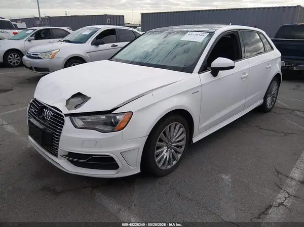 WAUUPBFF7GA102398 2016 AUDI A3 - Image 2