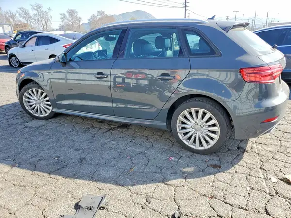 WAUUPBFF7HA038915 2017 AUDI A3 - Image 2
