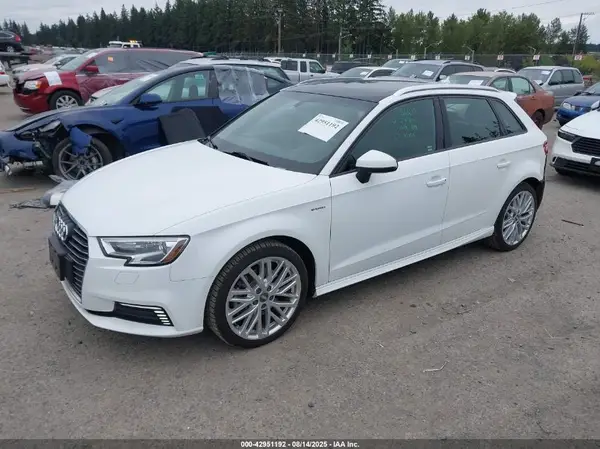 WAUUPBFF7JA082516 2018 AUDI A3 - Image 2